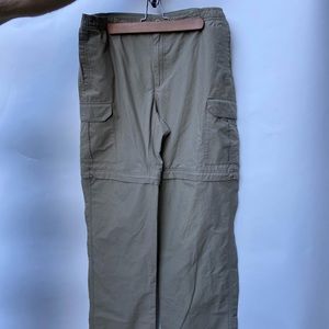 Columbia Mens pants that zip off into shorts